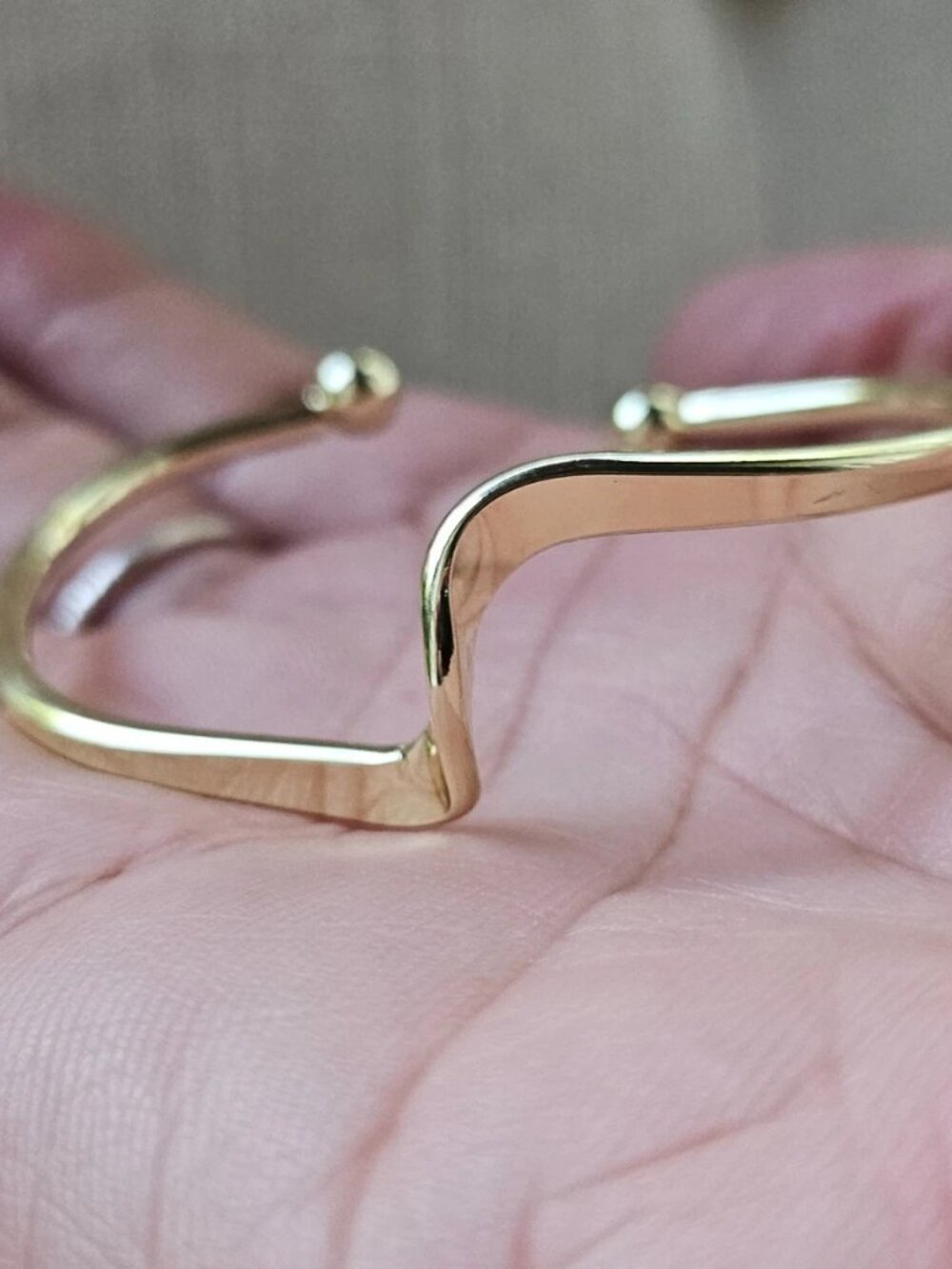 Fashion Bracelet Gold Tone Fashion Wrist Jewelry Wristband Size 5.5 inches - Picture 10 of 10